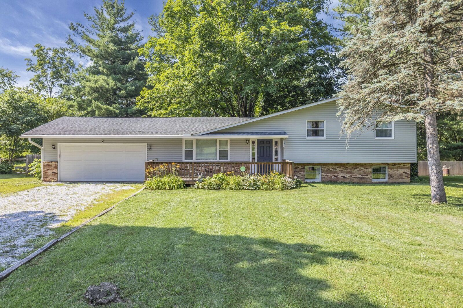 Property Photo:  281 Middle Ground SW  OH 43062 