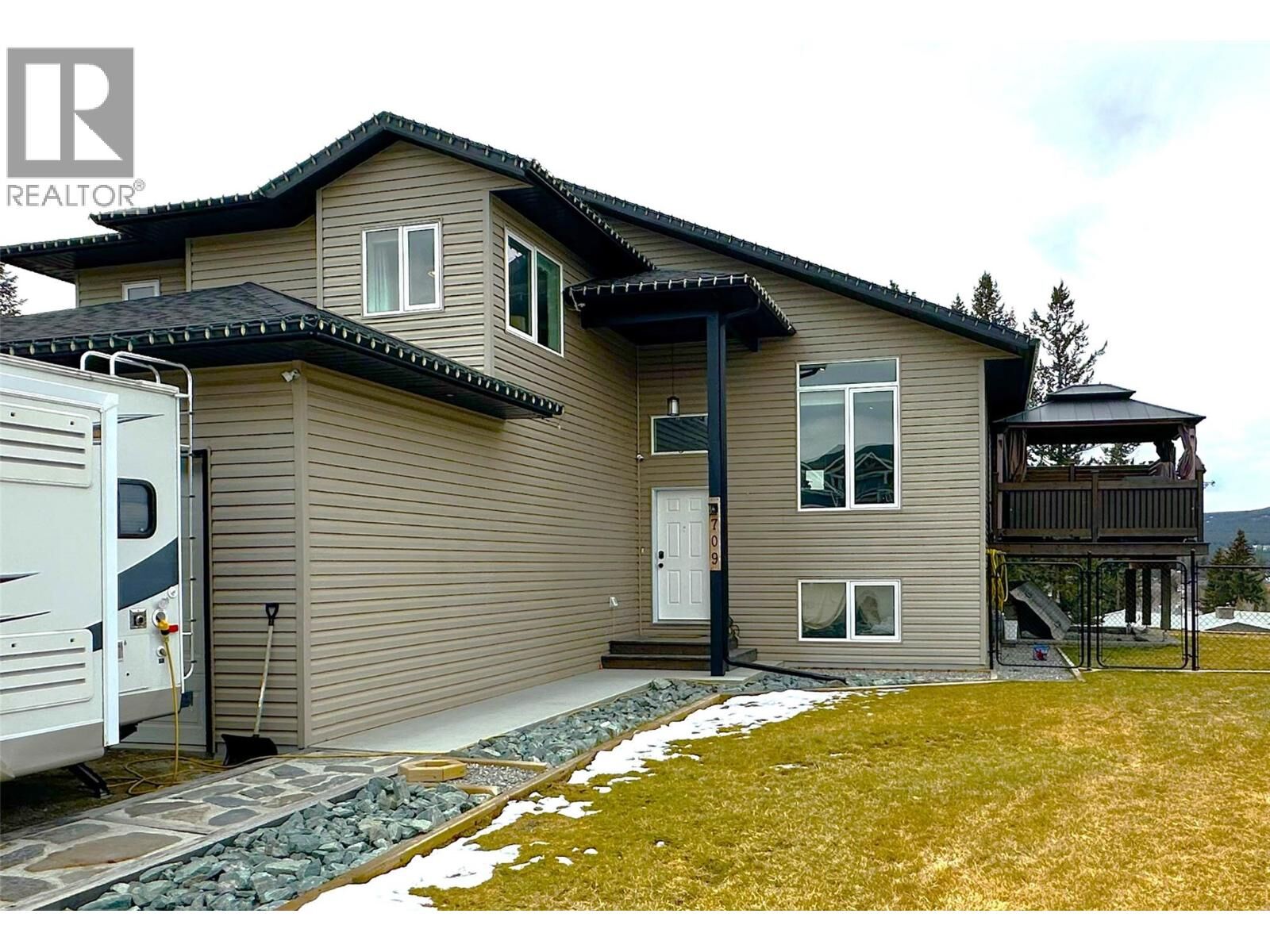 Property Photo:  709 22nd Avenue South  BC V1C 6Y7 