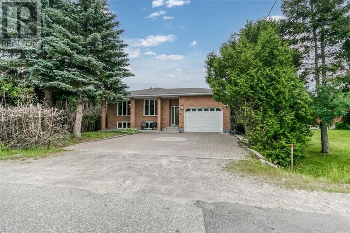 Property Photo:  138 Colby Street  ON P3E 5A7 