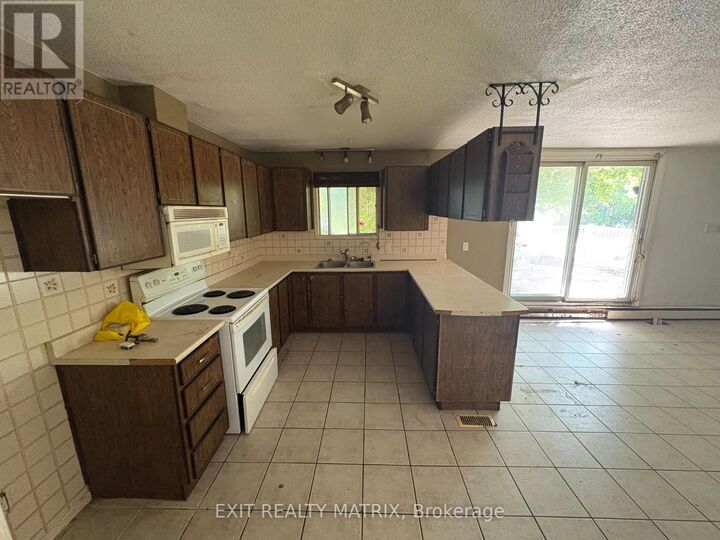 Property Photo: 152 Herbert Street ON K0A 2M0