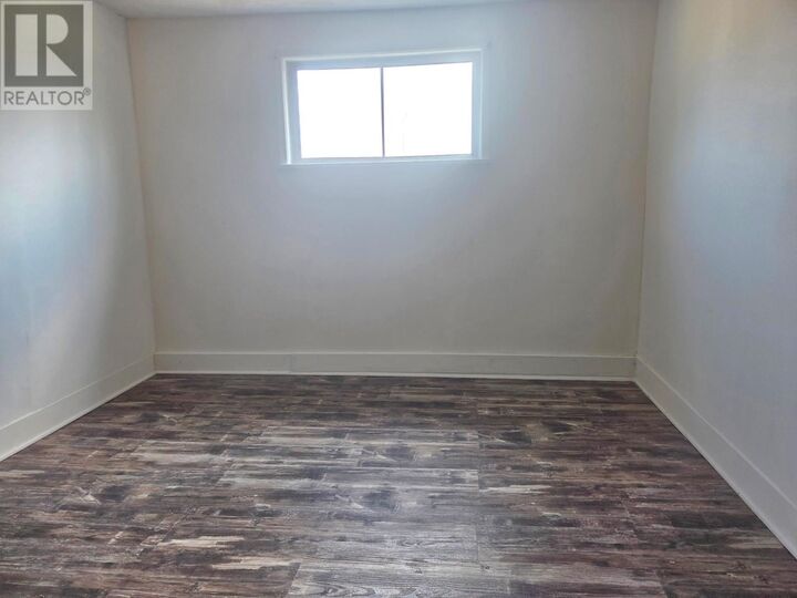 Property Photo:  327 Douglas St  ON P6C 1R9 