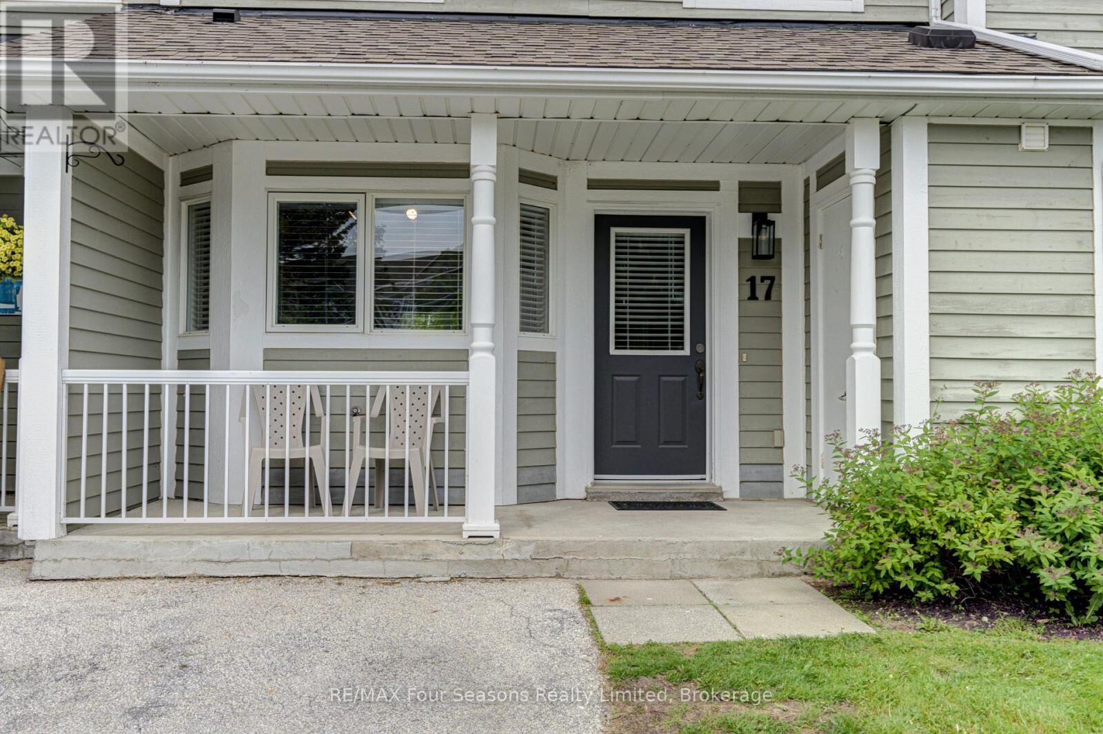 Property Photo:  17 Cranberry Surf 17  ON L9Y 5C4 