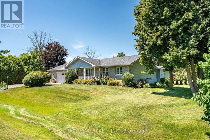 Property Photo: 8391 Rowan Dr Drive ON K0A 2P0