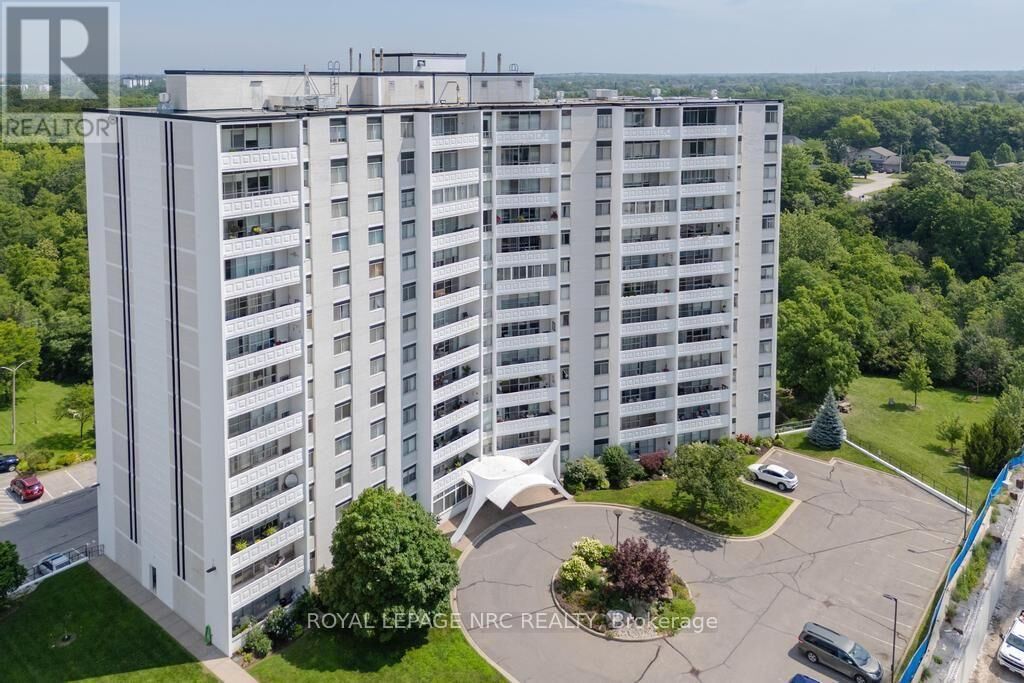 Property Photo:  15 Towering Heights Boulevard 1301  ON L2T 3G7 