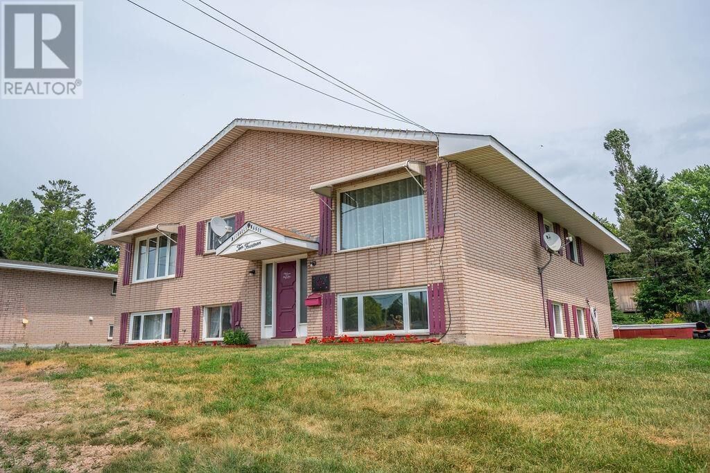Property Photo: 1014 Peoples Rd ON P6C 3W2
