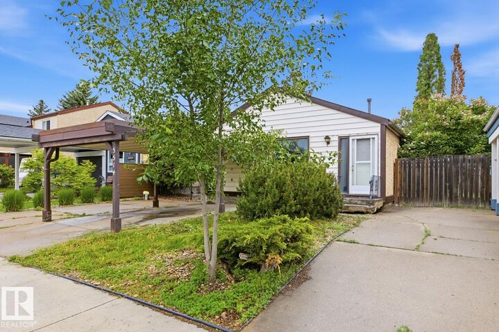 Property Photo: 5514 93A Avenue NW AB T6B 2K7