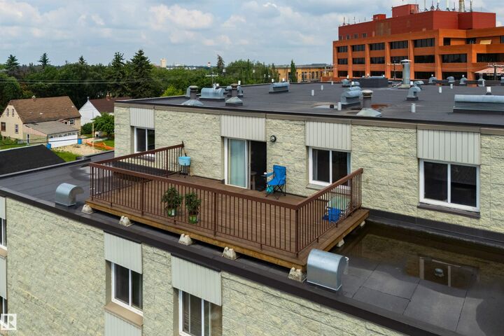 Property Photo: 11026 106 Street NW 401 AB T5H 2Y4