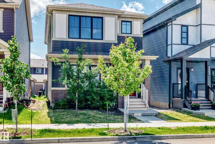 Property Photo:  4027 Hawthorn Link SW  AB T6X 1Y6 