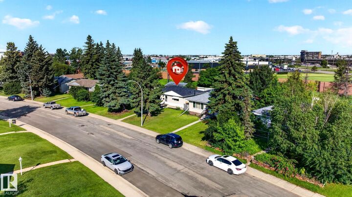 Property Photo: 16152 110B Avenue NW AB T5P 4E6