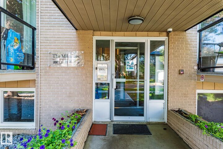 Property Photo:  10633 81 Avenue NW 204  AB T6E 1Y1 
