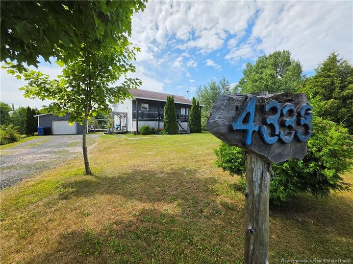 4333 Nicholas-Denys Road — photo 1