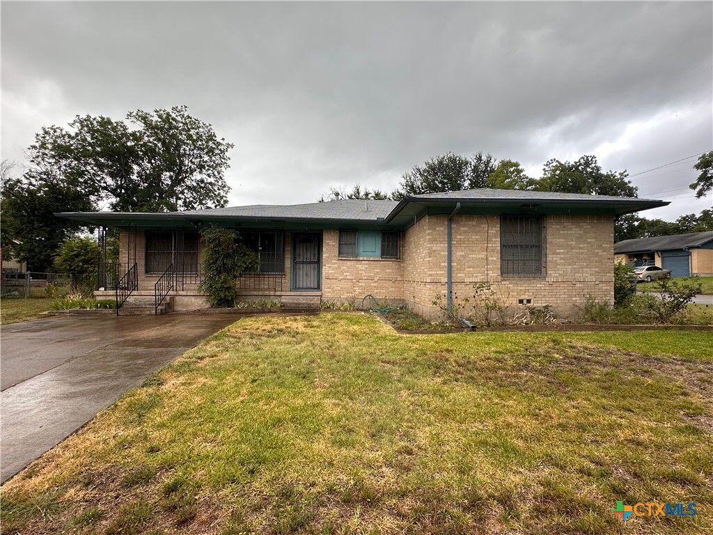 Property Photo:  1110 Searcy Drive  TX 76543 