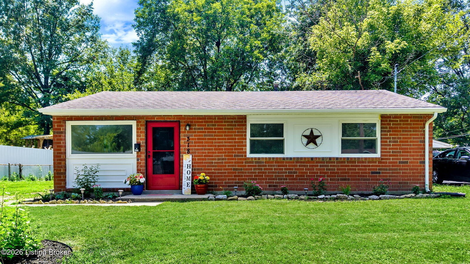 Property Photo:  318 Kilmory Ave  KY 40214 