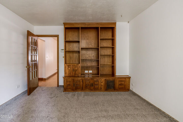 Property Photo: 612 19th Street N ND 58501