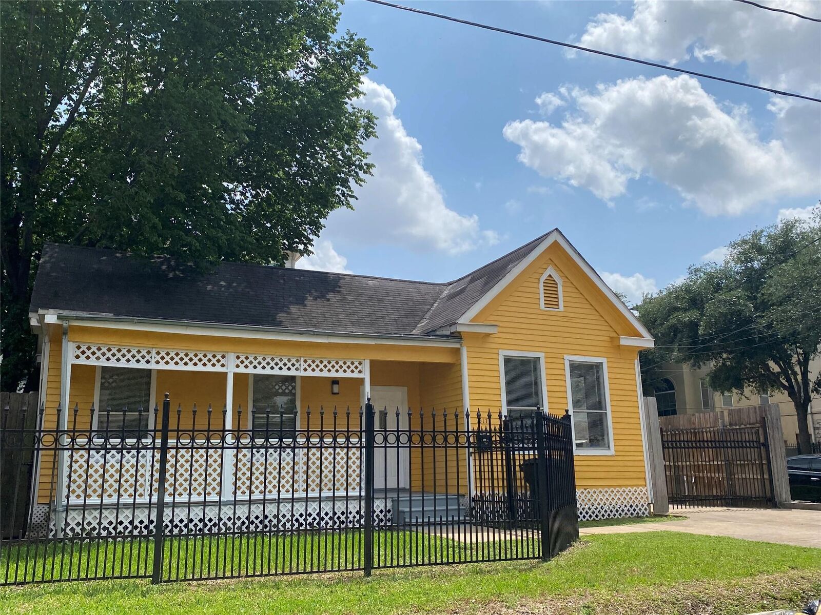 Property Photo:  1517 Summer Street  TX 77007 