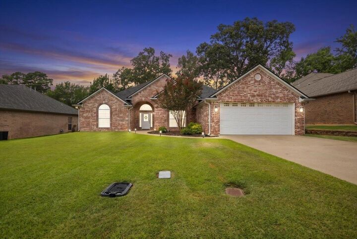 Property Photo: 305 Bridgers Hill Rd TX 75604