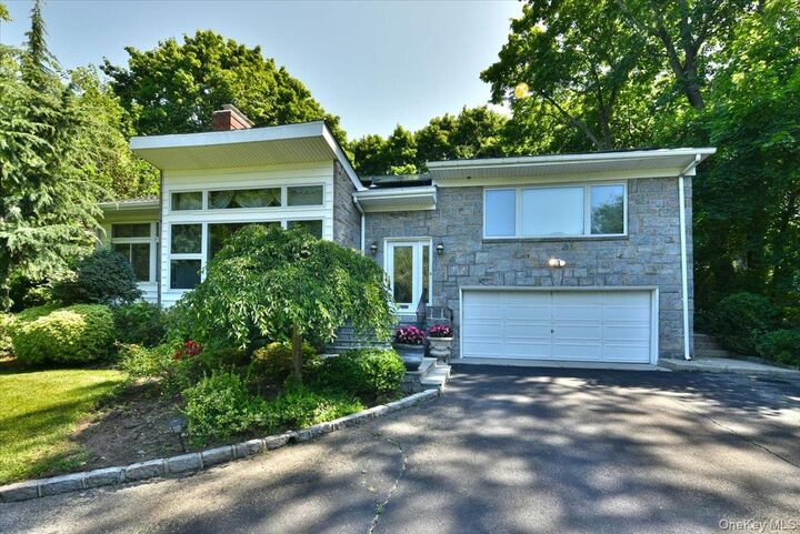 Property Photo: 13 Vista Drive NY 11021