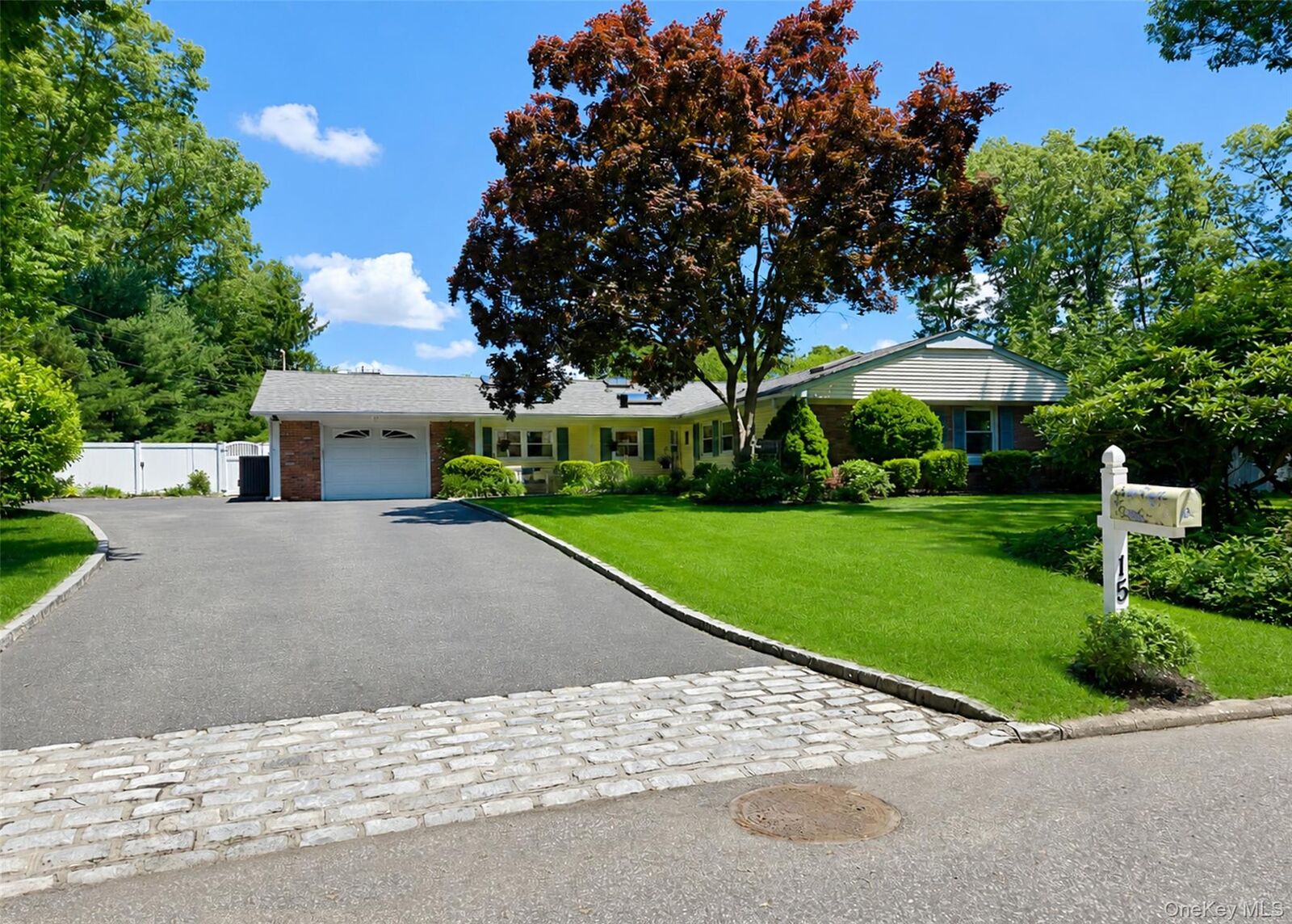 Property Photo:  15 Seabrook Lane  NY 11790 