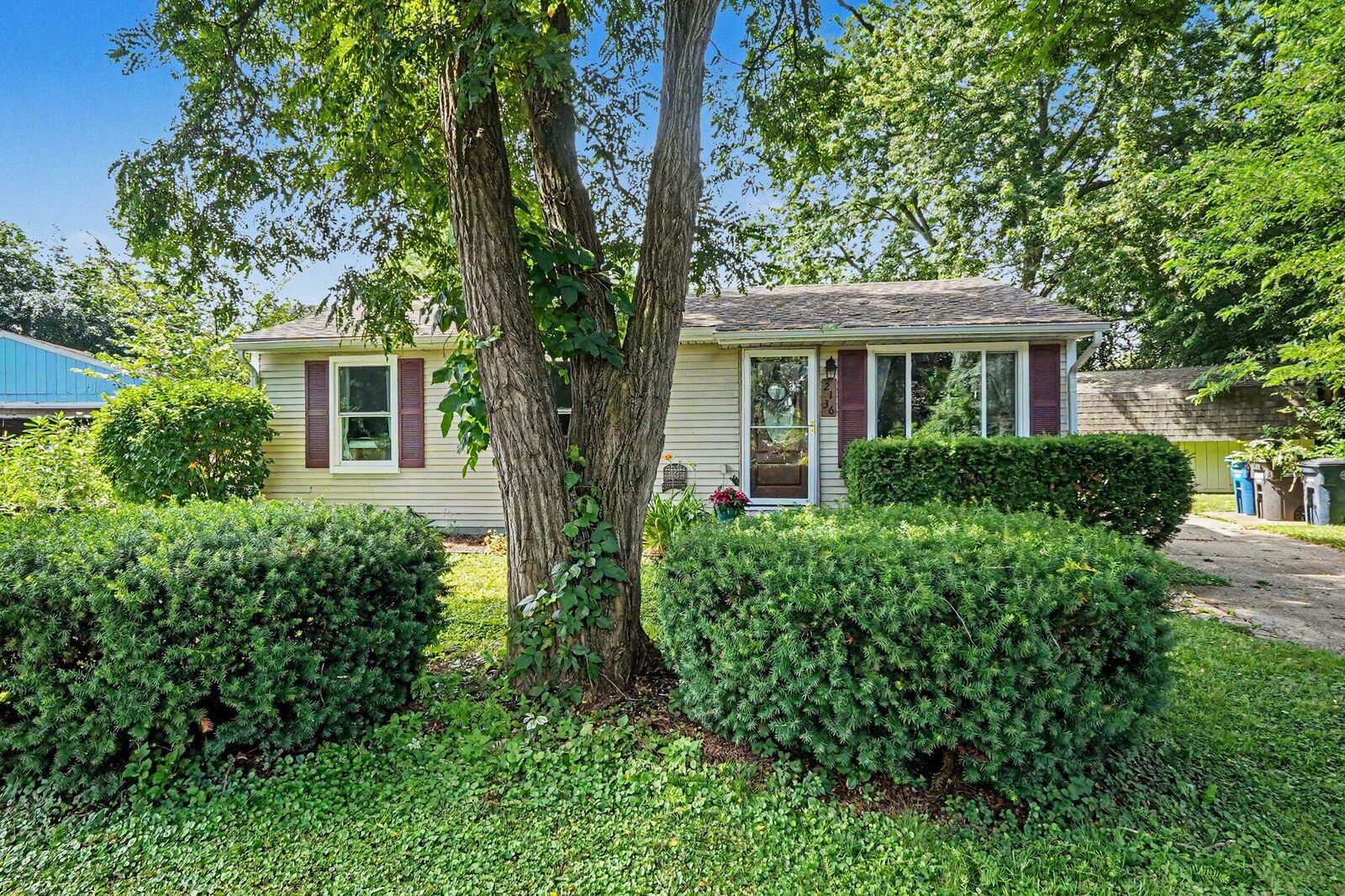 Property Photo:  2136 Champagne Drive  MI 48108 