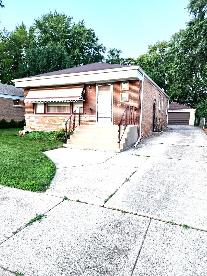 Property Photo: 14415 S Saginaw Avenue S IL 60633