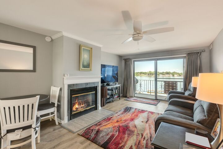 Property Photo:  26 N Pistakee Lake Road 3E  IL 60020 