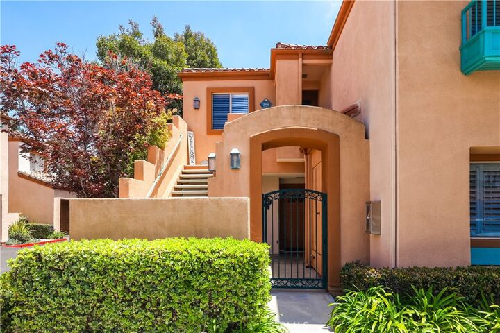 Property Photo:  366 Villa Point  CA 92660 