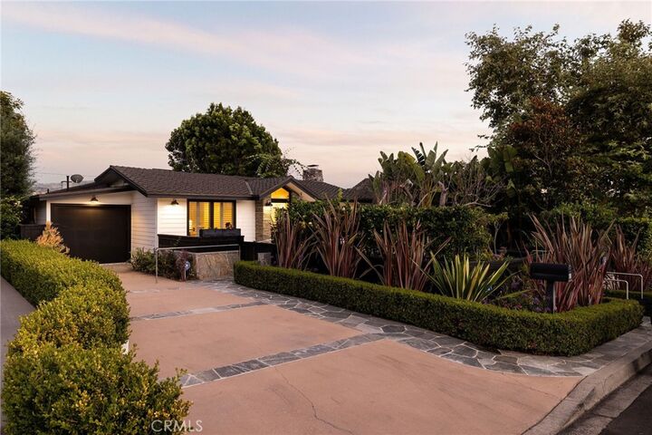 Property Photo:  461 Linden Street  CA 92651 