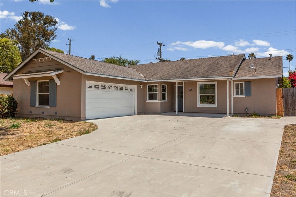 Property Photo:  1107 Atascadero Street  CA 93405 