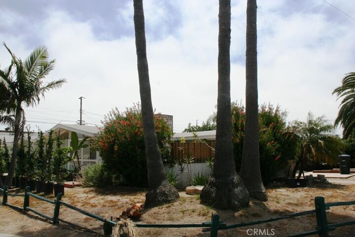 Property Photo:  703 Center  CA 92627 