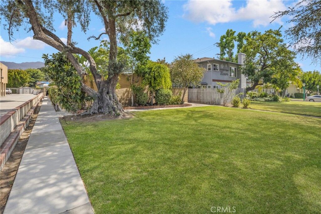 Property Photo:  905 W Huntington Drive  CA 91007 