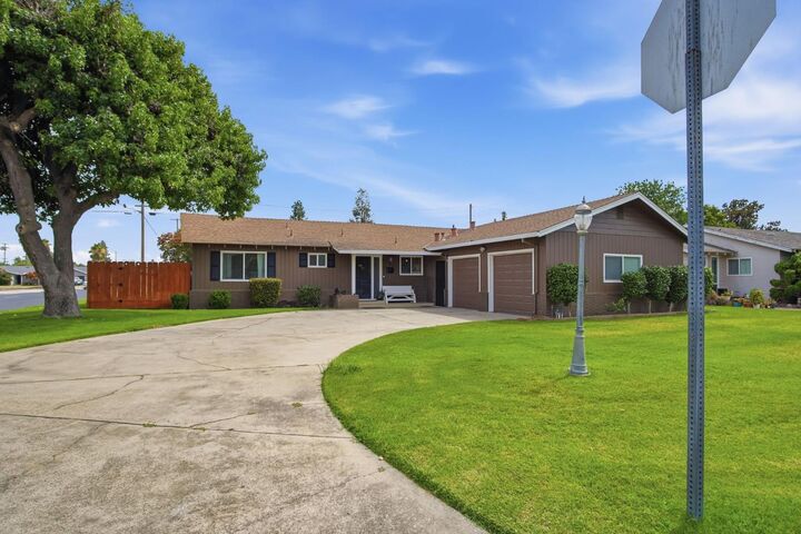 Property Photo: 2380 El Capitan Drive CA 95380