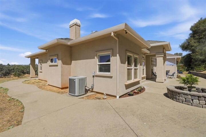 Property Photo: 4020 Trigger Lane CA 95682