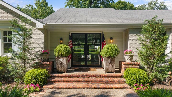 Property Photo: 1018 Gateway Ln TN 37220