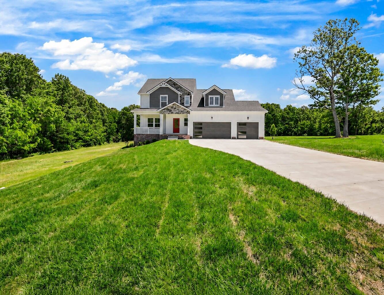 Property Photo: 233 Lewis Grant Ln TN 37171