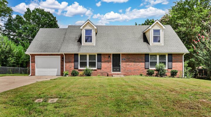 Property Photo: 809 Margret Dr TN 37042