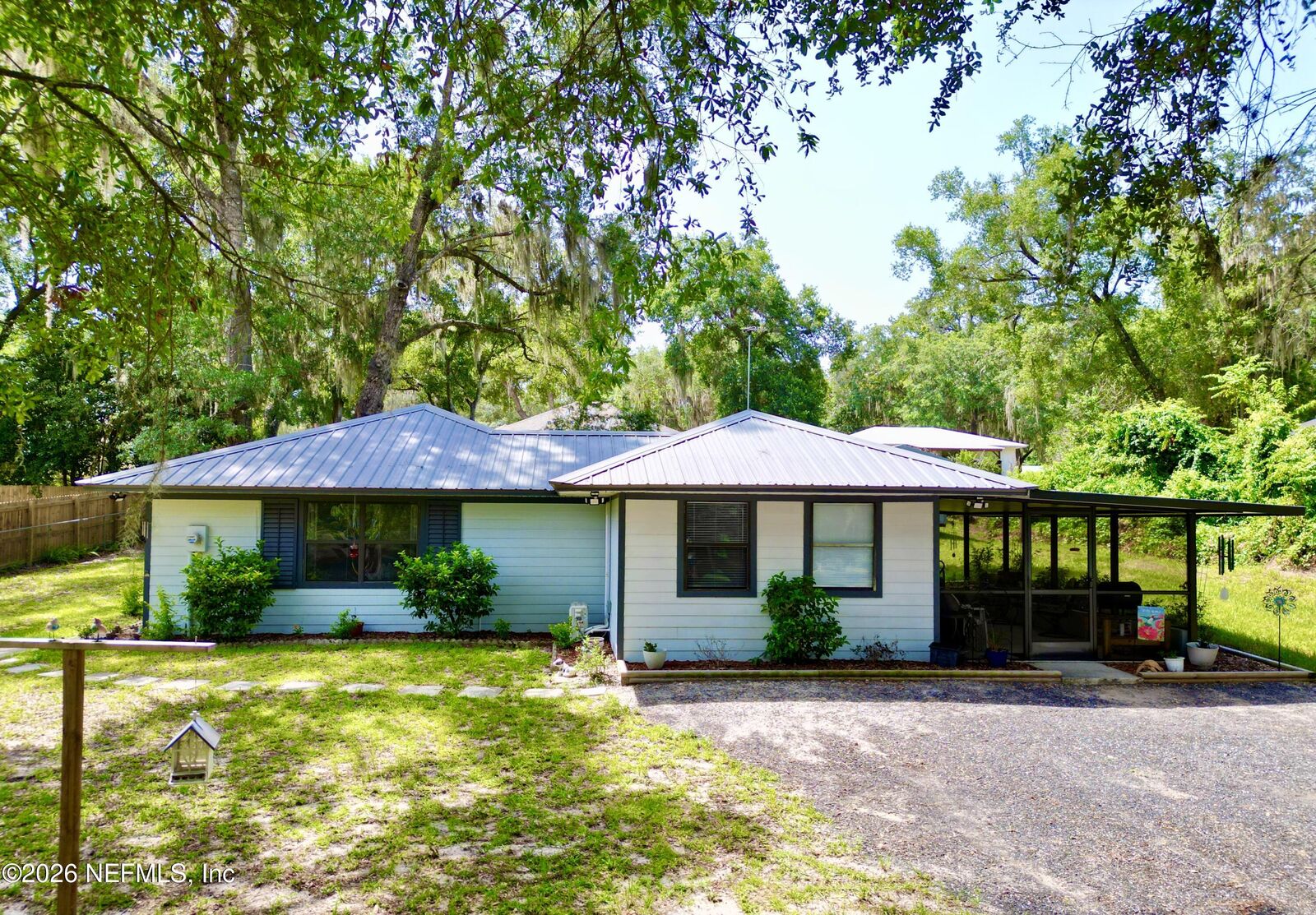 Property Photo:  468 SE 28th Way  FL 32666 