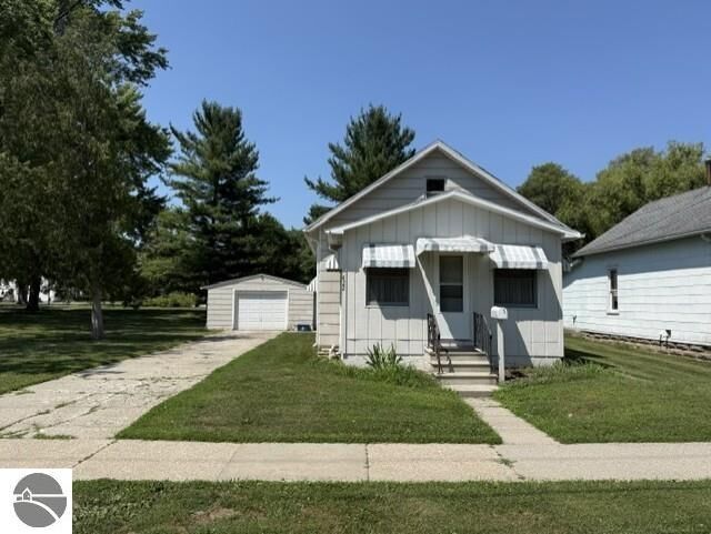 Property Photo: 622 Mechanic Street MI 48801