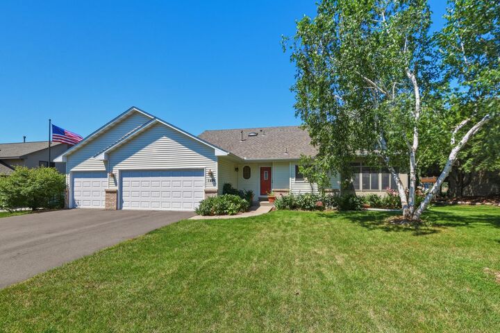 Property Photo:  1490 Mallard Place  MN 55387 