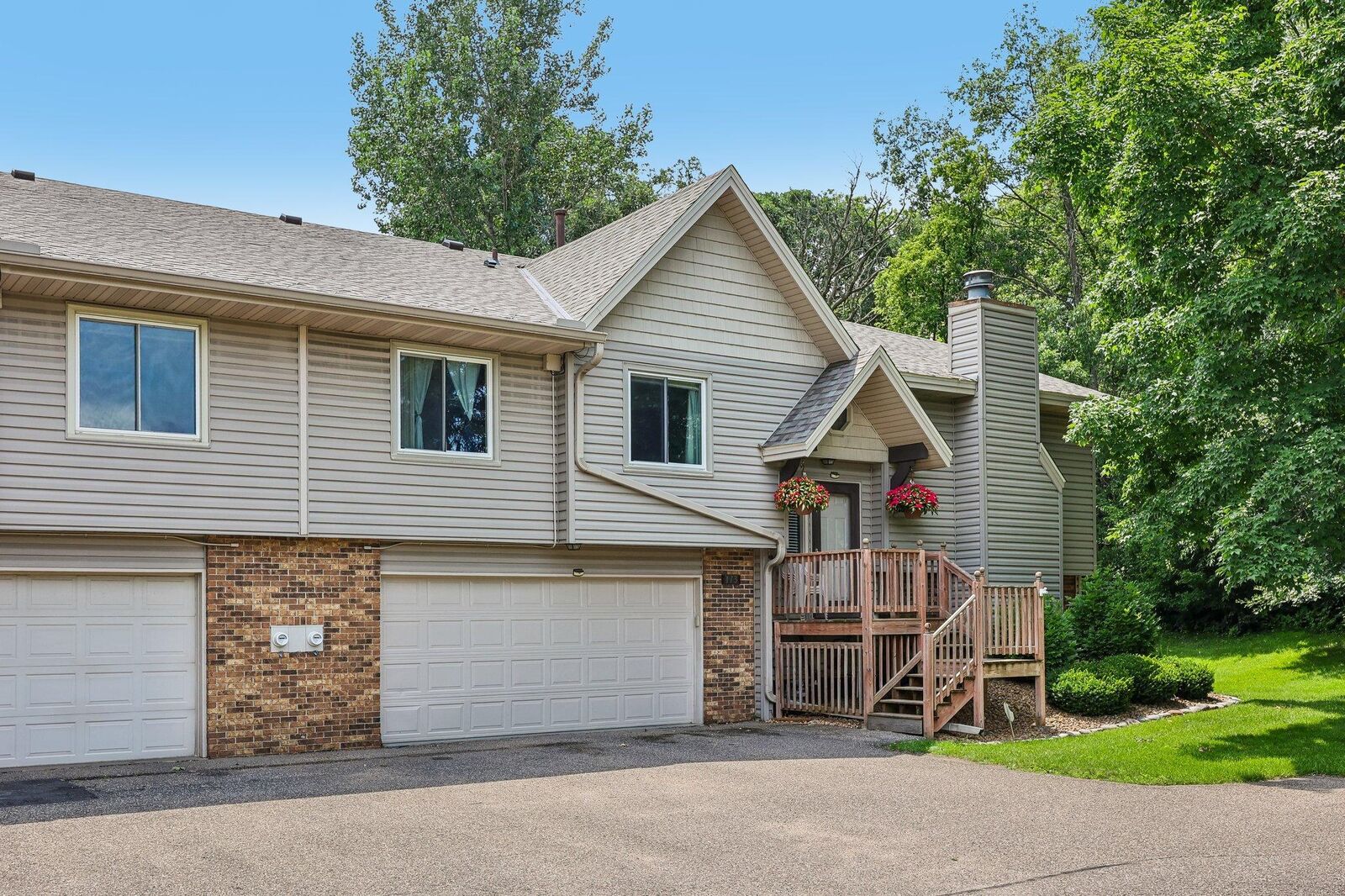 Property Photo:  173 Galtier Place  MN 55126 