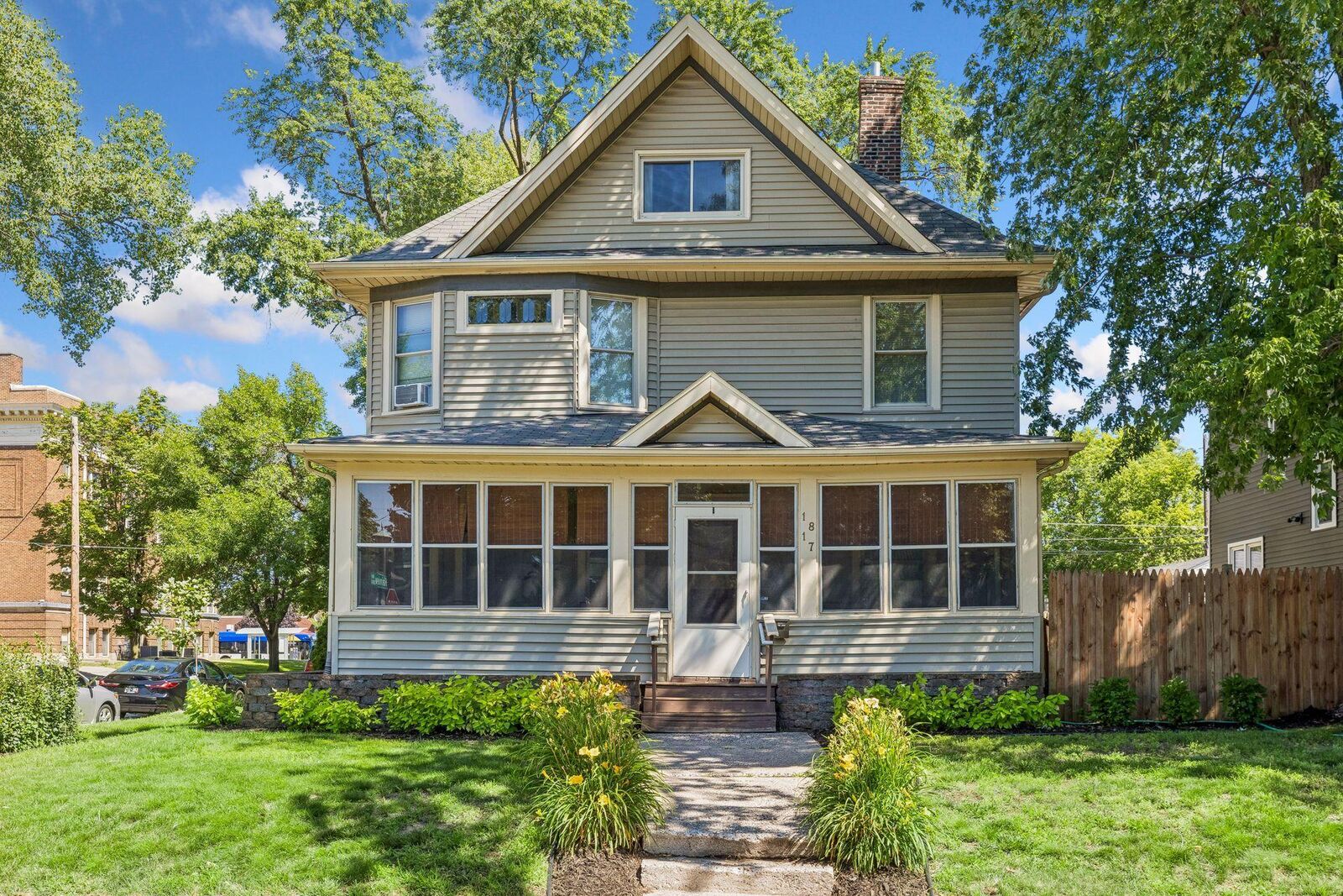 Property Photo:  1817 Dayton Avenue  MN 55104 