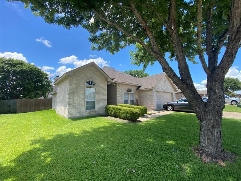 Property Photo: 8410 Holland Avenue TX 75089