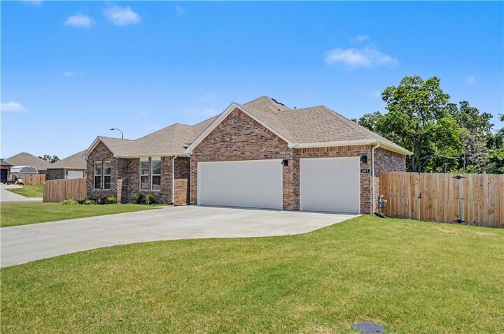 Property Photo: 207 Kit Kat Court AR 72761