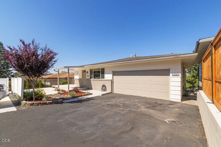 Property Photo:  1754 Kimberly Drive  OR 97603 
