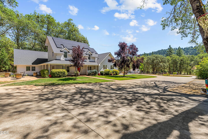 Property Photo: 438 Murphy Creek Road OR 97527
