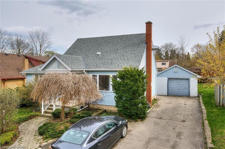 Property Photo:  