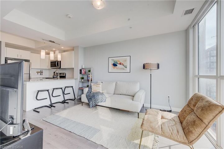 Property Photo:  