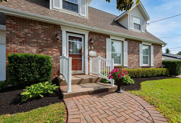 Property Photo:  17 Blythe Crescent  PE C1A 8C7 