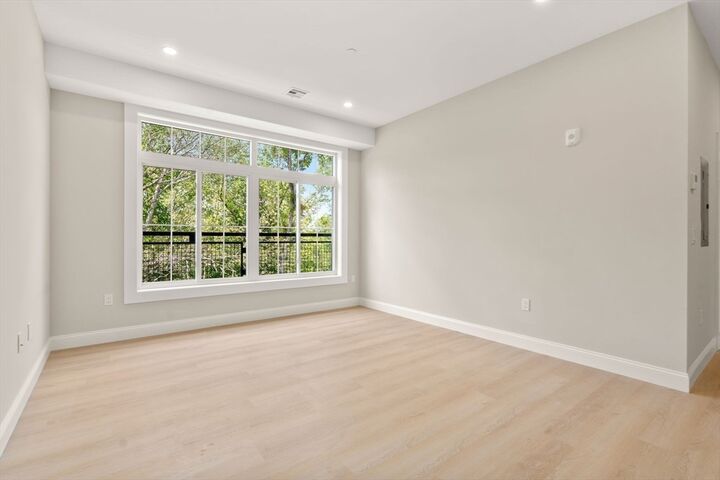 Property Photo: 7 Cross St 306 MA 01887