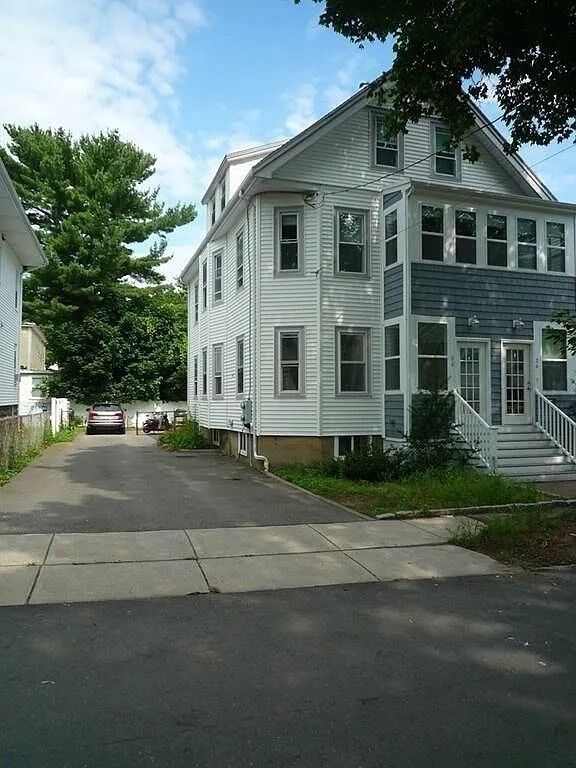 Property Photo:  34 Oxford Ave 34  MA 02478 