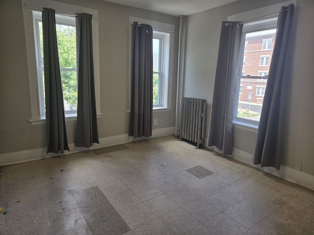 Property Photo: 529 Union Street 1L MA 01109